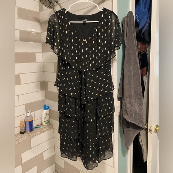 SLNY Dresses & Skirts - Black tiered party evening cocktail dress